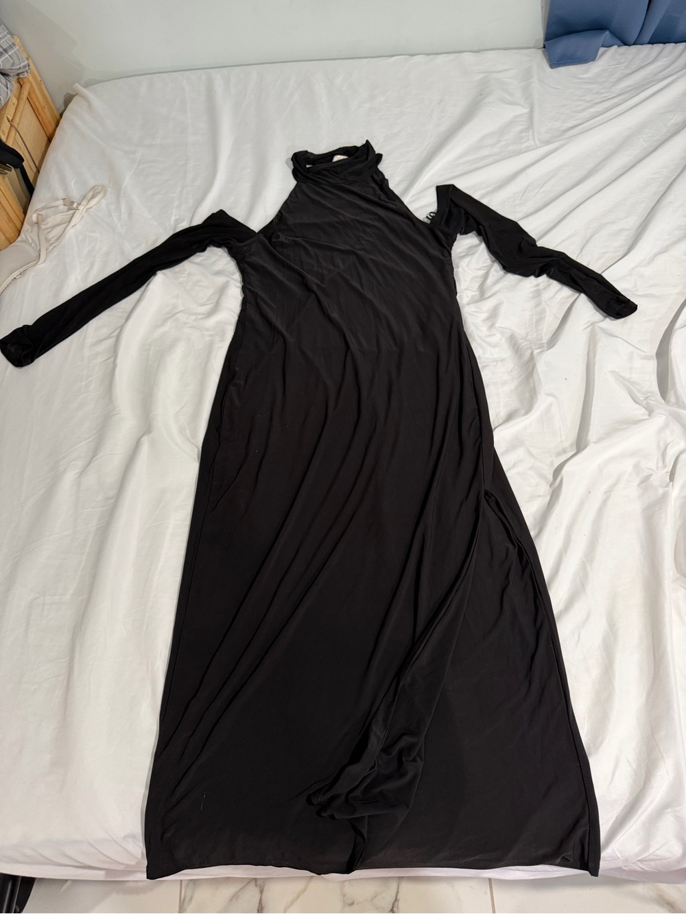Wayf Black Cold-Shoulder Maxi Dress